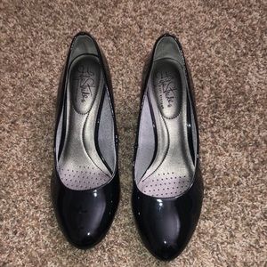 Life Stride Black Heels